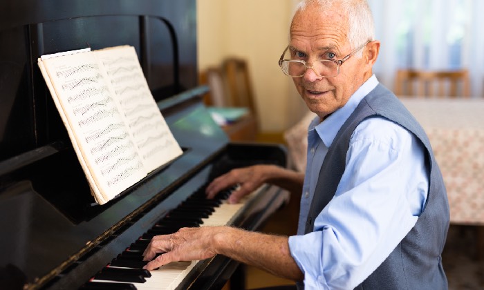 Für viele ist es ein langgehegter Traum, Klavier spielen zu können. (Foto = Sinnbild), Foto: caftor /AdobeStock